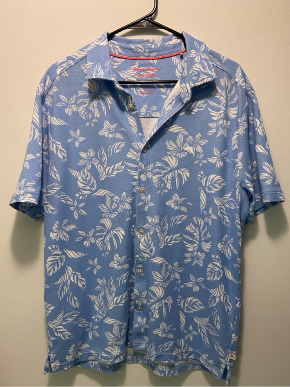 Tommy Bahama Men's Button Front Short Sleeve Floral Hawaiian Shirt